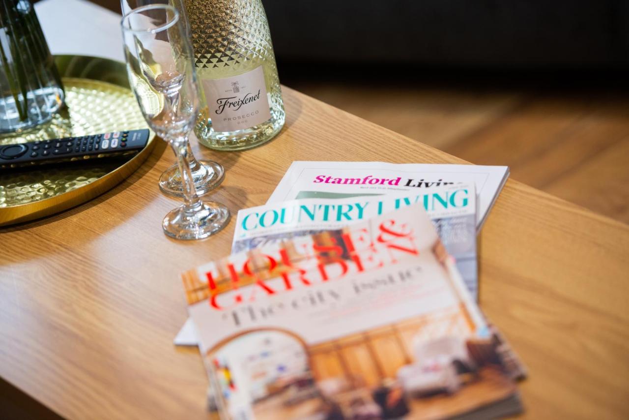 Stamford Central Stay - Stylish 2-Bed Apartment With Wifi Eksteriør bilde